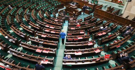 Najnowszy sondaż. Złe wieści dla PiS