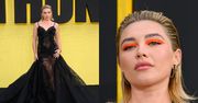 Florence Pugh w przezroczystych koronkach pozuje na pokazie swojego nowego filmu. Ikona mody?