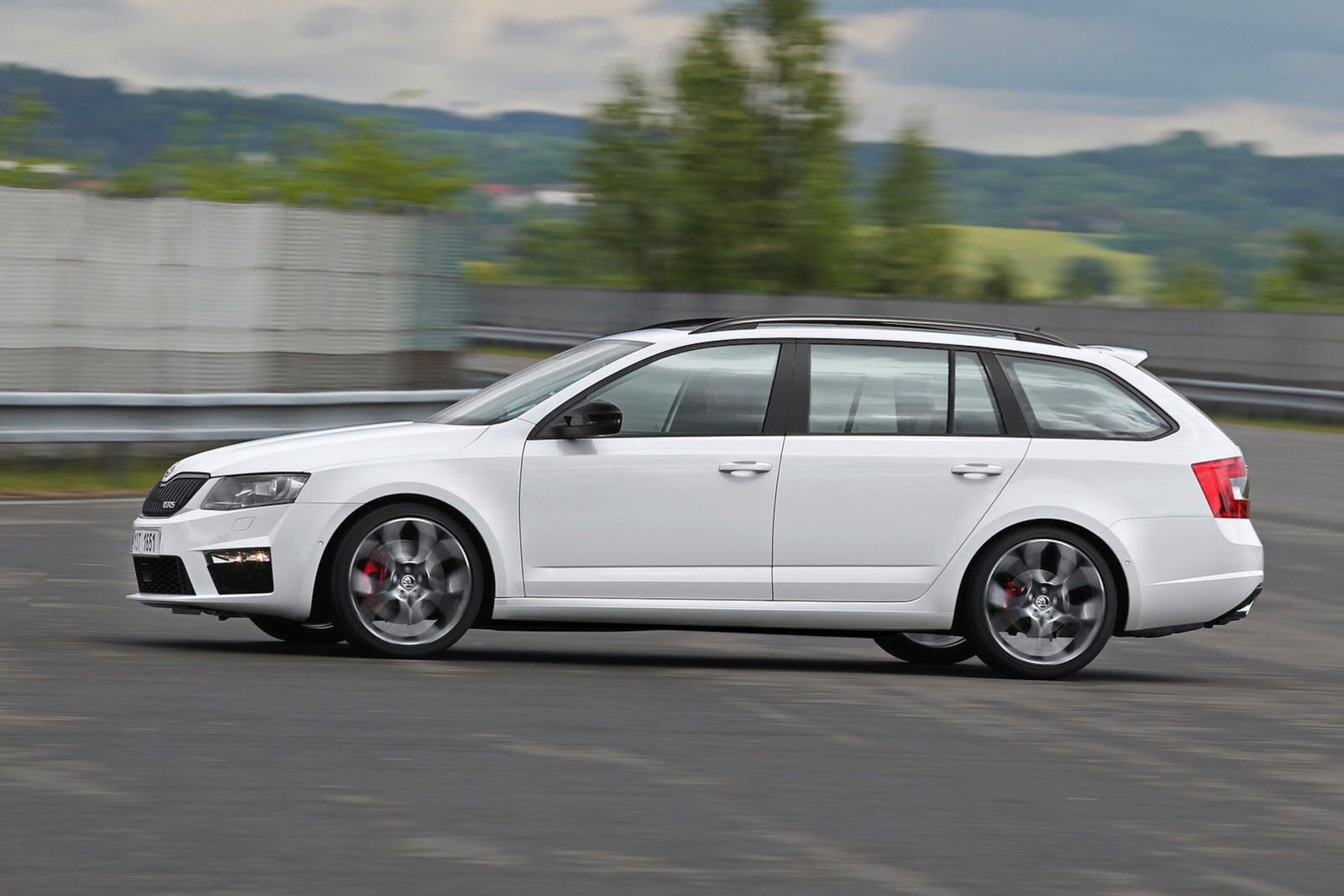 Škoda Octavia RS - najmocniejsza Octavia na zdjęciach producenta [galeria] 55