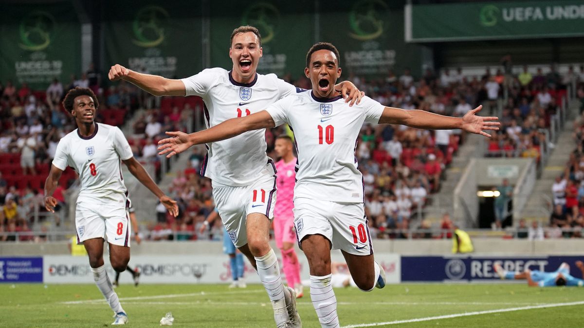 Getty Images / Christian Hofer - The FA / Na zdjęciu: piłkarze reprezentacji Anglii U-19