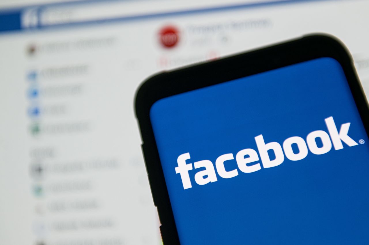 Ile kosztowała awaria Facebooka? Gigant stracił miliony