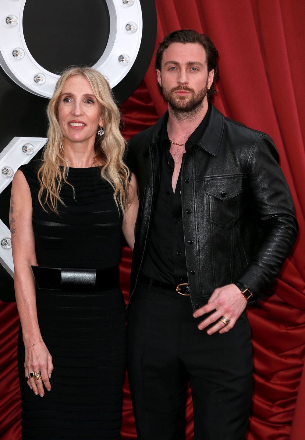 Aaron Taylor-Johnson bryluje z żoną na premierze filmu