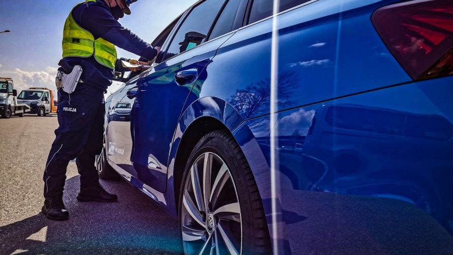 Politycy od lat nie mogą zdecydować się na podniesienie stawek mandatów. Nowy system zaostrzy sankcje, a politycy nie będą kojarzeni z większymi wydatkami kierowców.