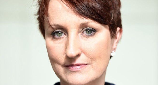 Agnieszka Burzyńska poprowadzi program "Burza polityczna" w Onet.pl