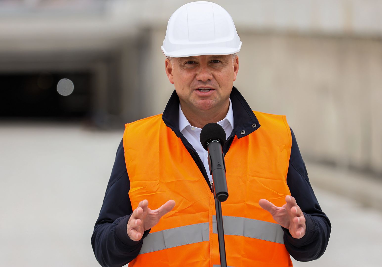 Zapomniał o jednym. Wpadka Dudy na placu budowy w Świnoujściu