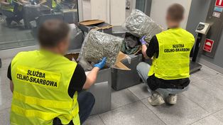 Ubrania, które pachniały przestępstwem. Ponad 50 kg narkotyków w paczkach z Kanady
