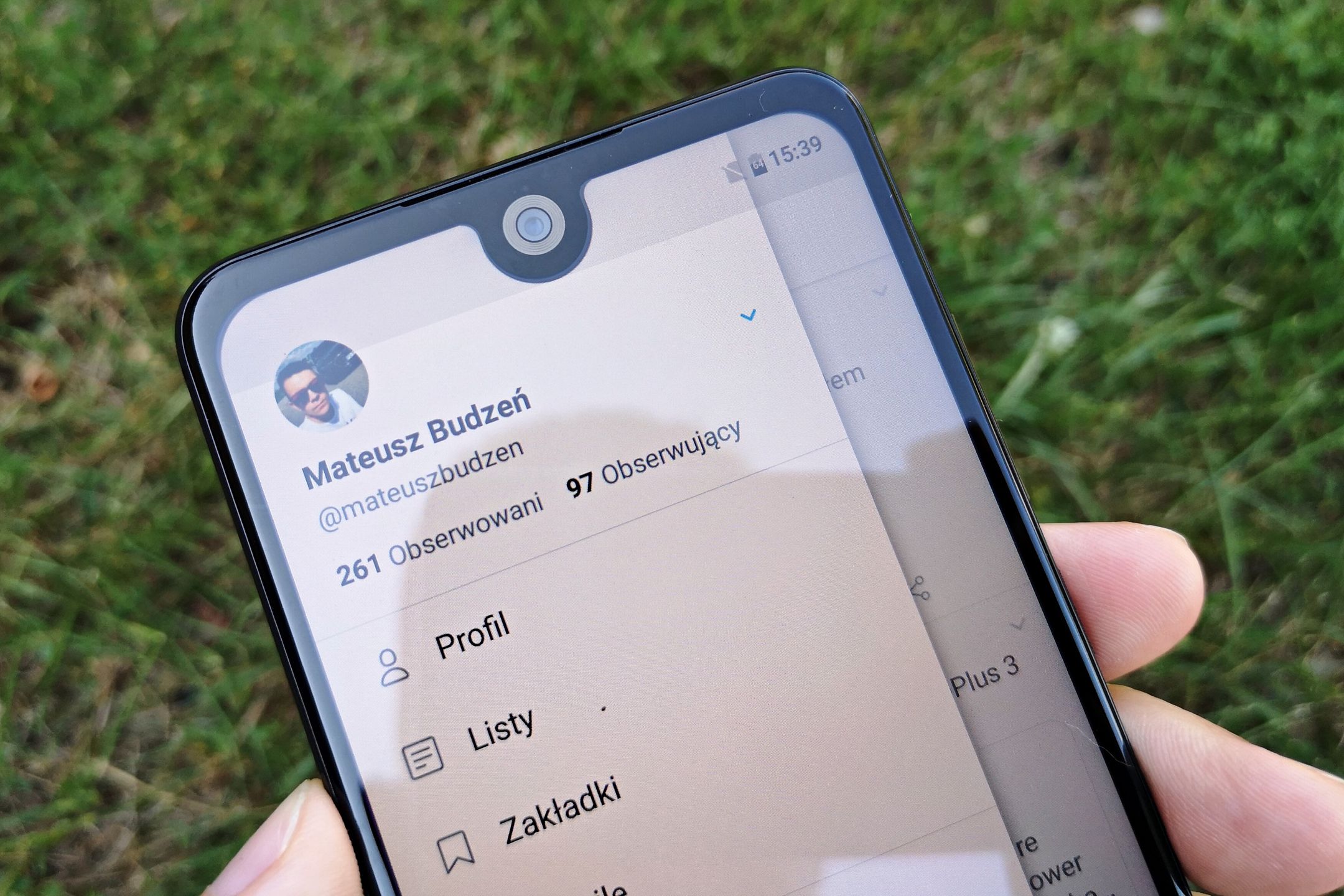Test Wiko View 2 – smartfon z wyjątkowym wycięciem na ekranie 7