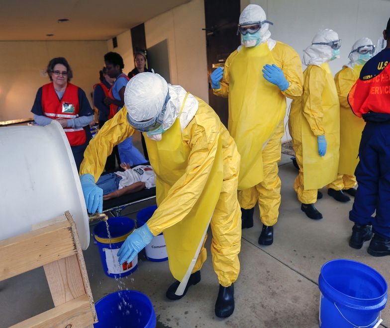 Wirus eboli. Francja wprowadzi dodatkowe kontrole na lotnisku w Paryżu