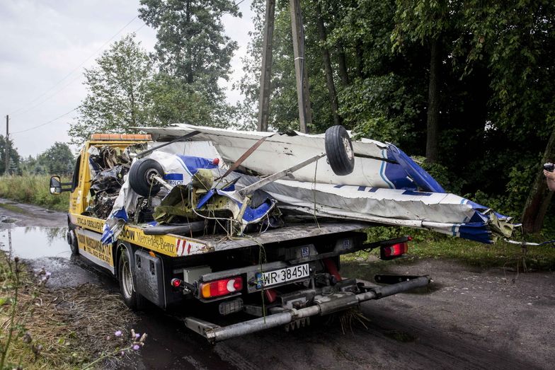 Wypadek samolotów w Radomiu. Prokuratura zabezpieczyła wraki