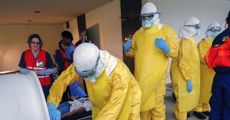Wirus eboli. Francja wprowadzi dodatkowe kontrole na lotnisku w Paryżu