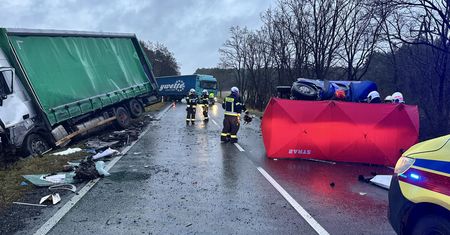 Tragiczny wypadek pod Toruniem. Droga zablokowana. Są ofiary