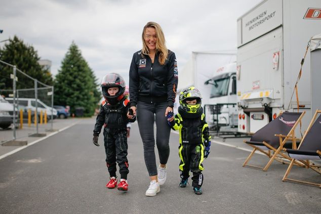 Natalia Kowalska ze swoimi podopiecznymi