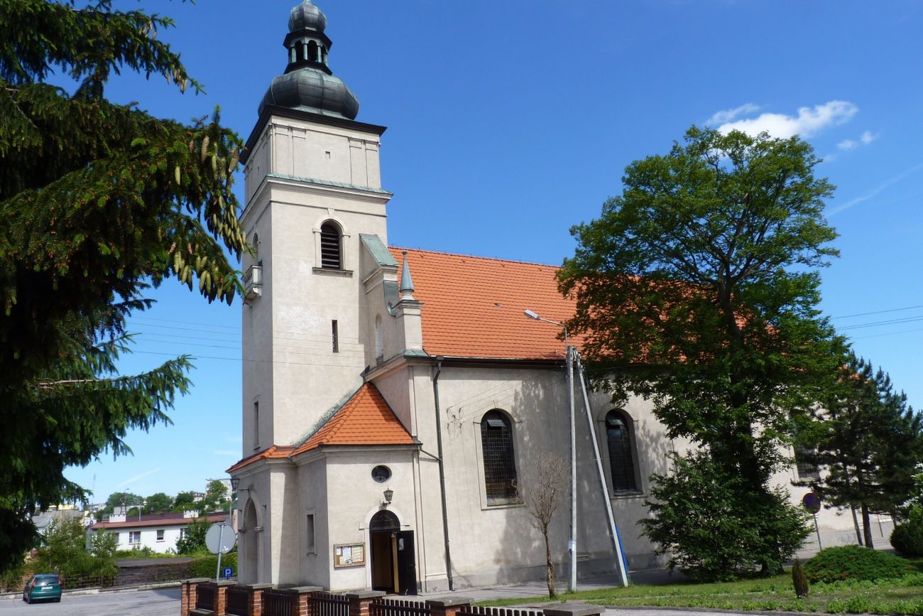 Spór o darmowe parkowanie przy kościele. Ksiądz postawi szlaban