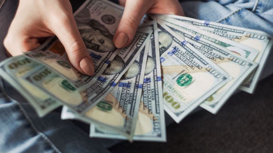 Kursy walut. Co z dolarem?