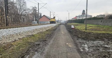 Pościg za uciekającą koparką. Pędziła 100 km/h bez kierowcy