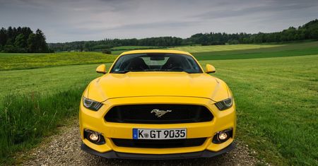 Nowy Ford Mustang najlepiej sprzedającym się samochodem sportowym roku 2015
