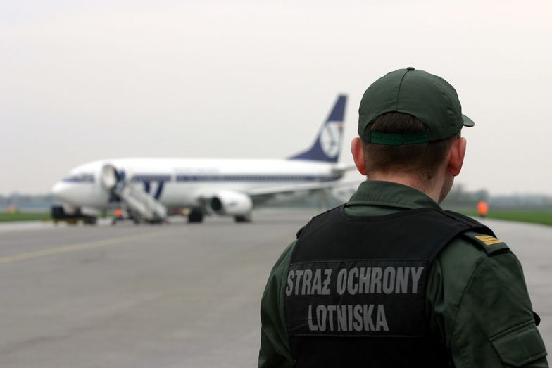 Alarmy bombowe na Okęciu. Lotnisko Chopina będzie się domagało odszkodowania od sprawcy