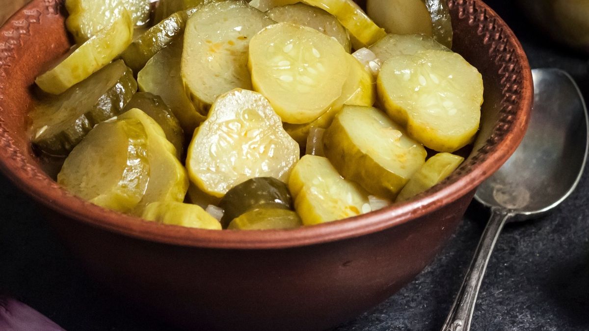 Sałatka z ogórków kiszonych