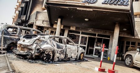 Zamachy w Afryce. "Wojna hotelowa Al-Kaidy z kalifatem"