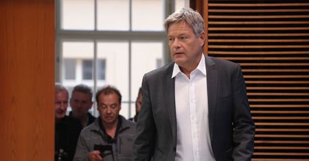 Trzęsienie w Niemczech. Minister gospodarki chce zastąpić Scholza