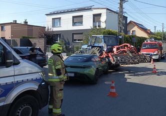 Aston Martin zderzył się z Ursusem. Kontrowersyjny mandat policji