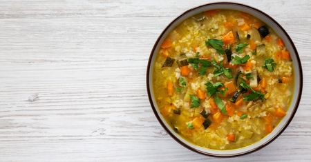 Kiedyś tą zupą karmiono więźniów. Dziś serwuje się ją w restauracjach