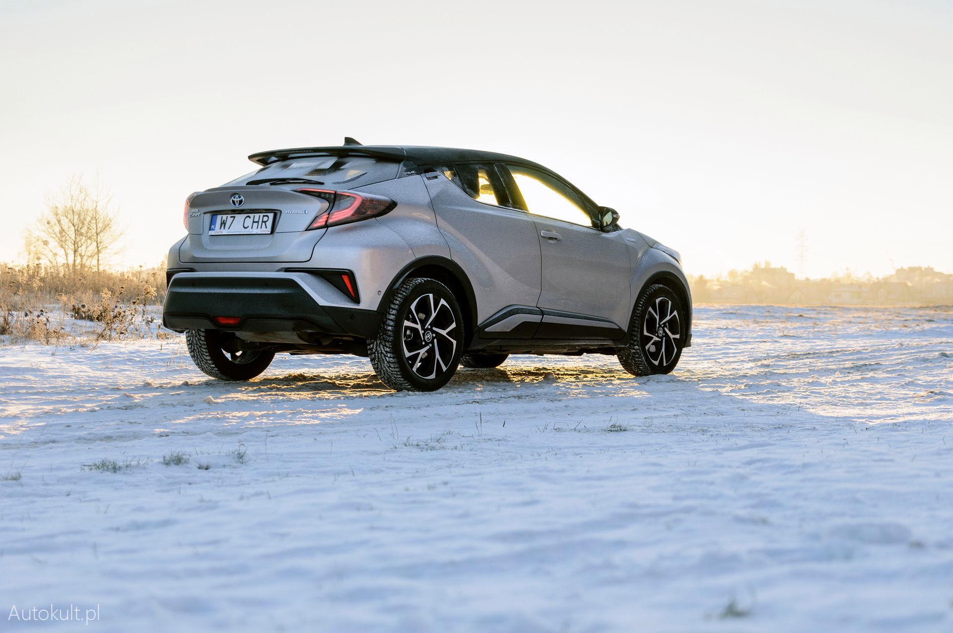 Toyota C-HR Hybrid (2017)