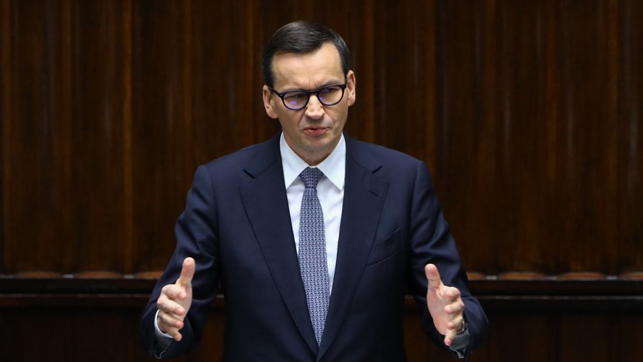 Warszawa, 16.11.2022. Premier Mateusz Morawiecki na sali obrad Sejmu w Warszawie, 16 bm. Posłowie wysłuchali informacji premiera na temat eksplozji pocisku w Przewodowie. (jm) PAP/Rafał Guz