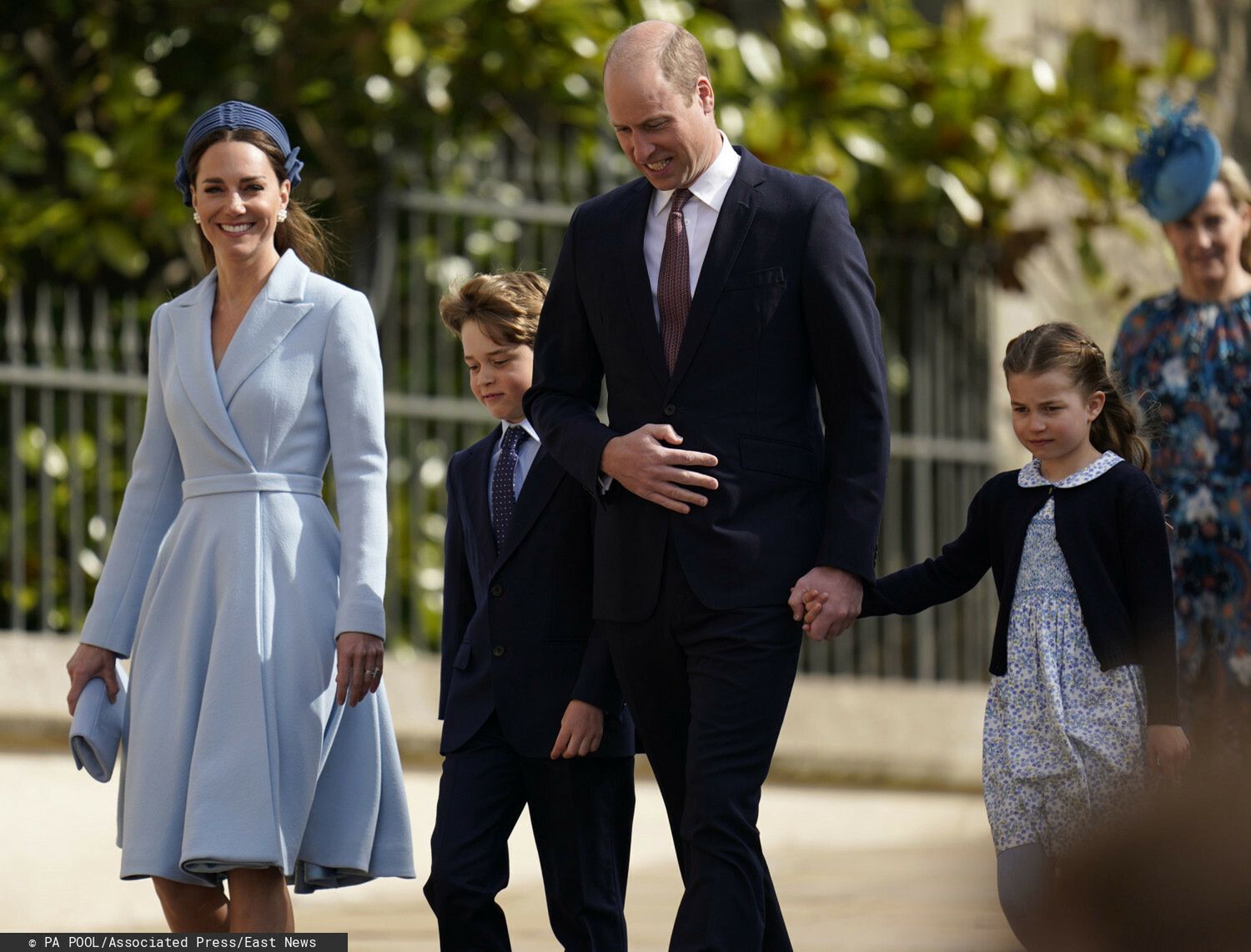 Kate i William z dziećmi na mszy wielkanocnej | fot. East News