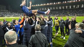 Race na budynku, szpaler i łzy. Bośnia pożegnała Edina Dzeko
