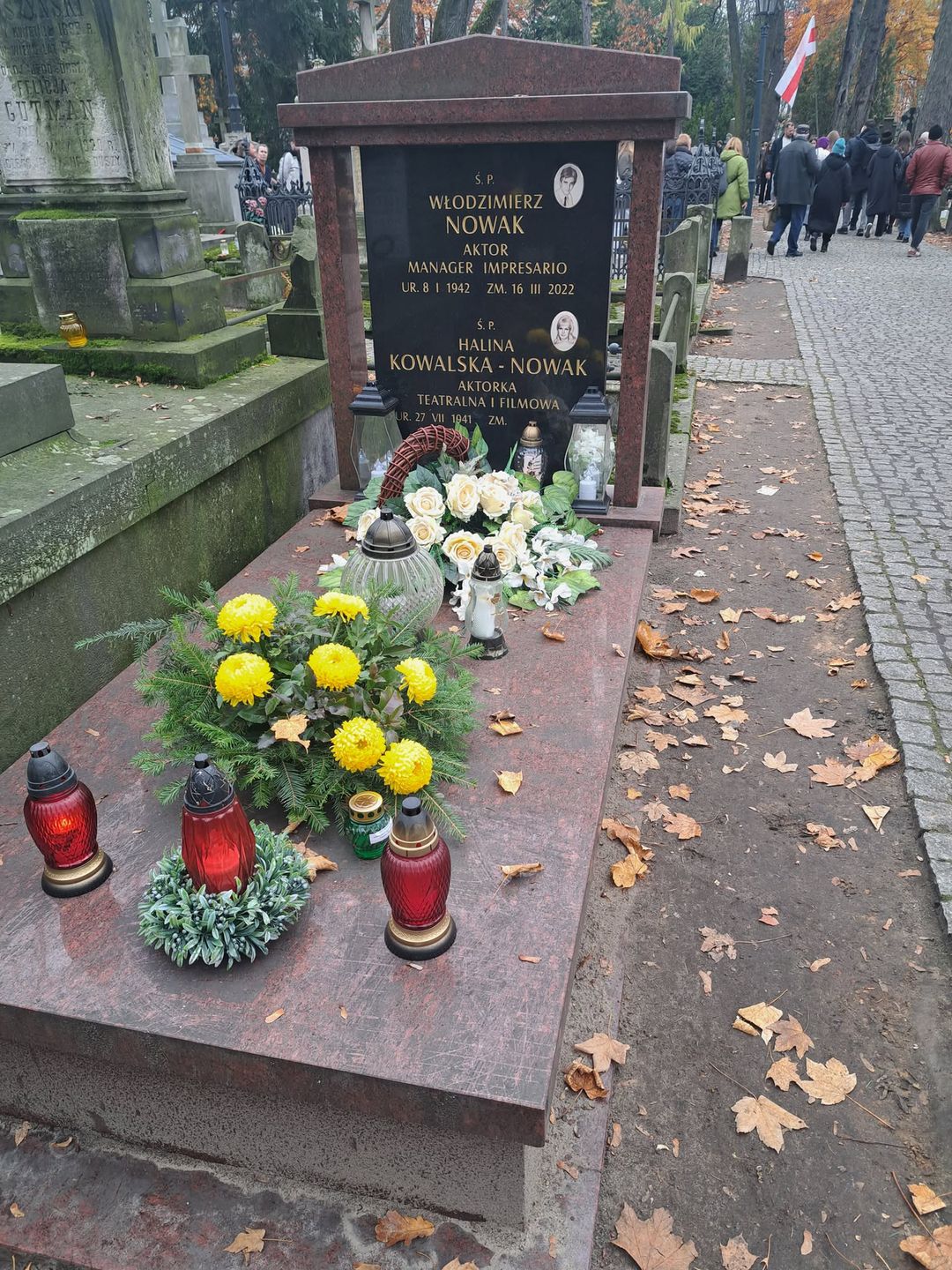 Grób Włodzimierza Nowaka i Haliny Kowalskiej na Powązkach