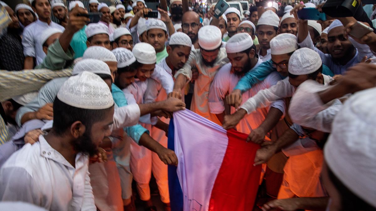 Muzułmanie w Bangladeszu protestowali przeciwko działaniom Francji