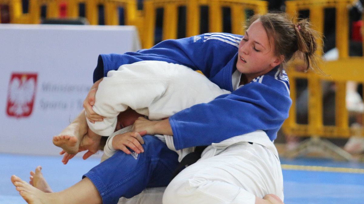 PAP / Dominik Gajda / Na zdjęciu: Beata Pacut (niebieska)