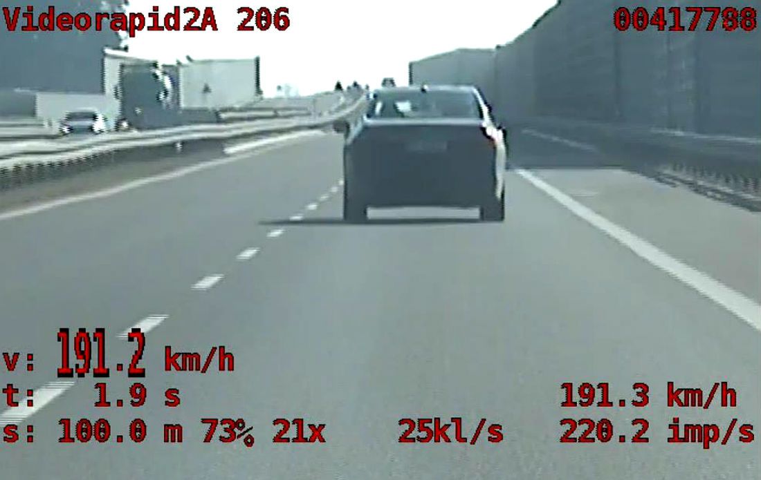 Policja publikuje wideo. Kierowca BMW pędził 191 km/h, wcześniej pił