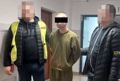 Brutalny atak na klatce schodowej. Kilkukrotnie ranił nożem 21-latka