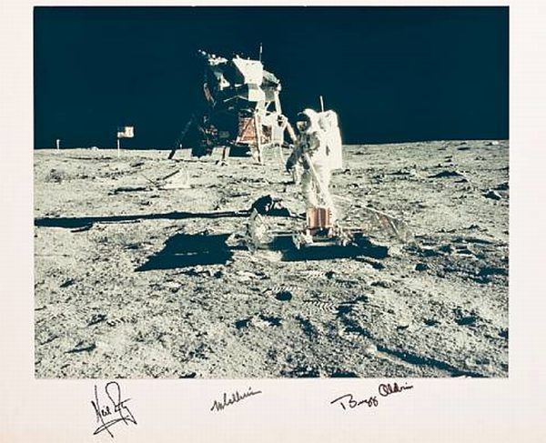 Oryginalne zdjęcie Aldrina i pierwszego modułu księżycowego