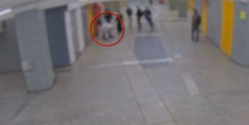 Brutalny atak w warszawskim metrze. Jest nagranie