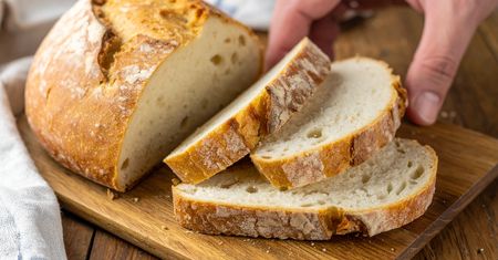 Piekarz zdradził mi pewien trik. Od teraz, pieczywo nie będzie twarde jak kamień