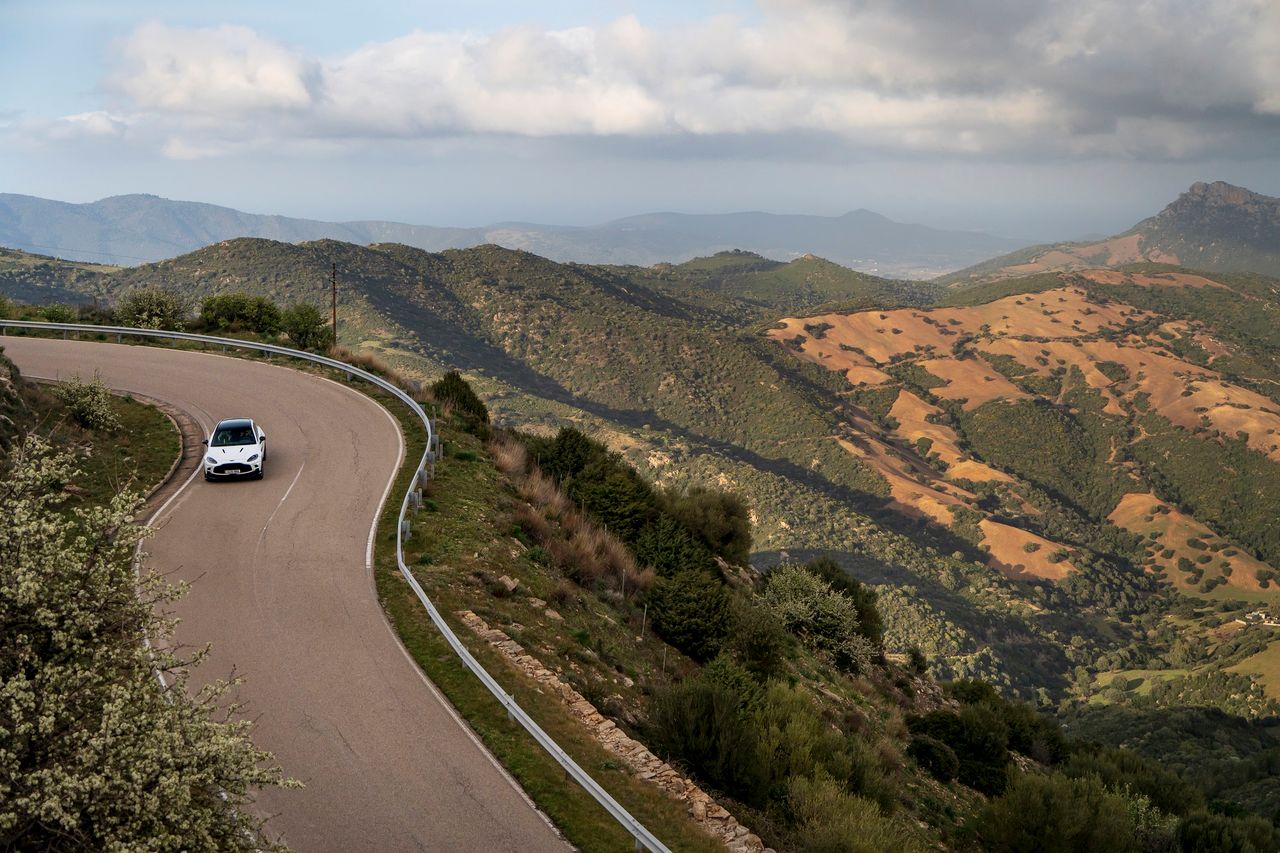 Aston Martin DBX707 (2022)