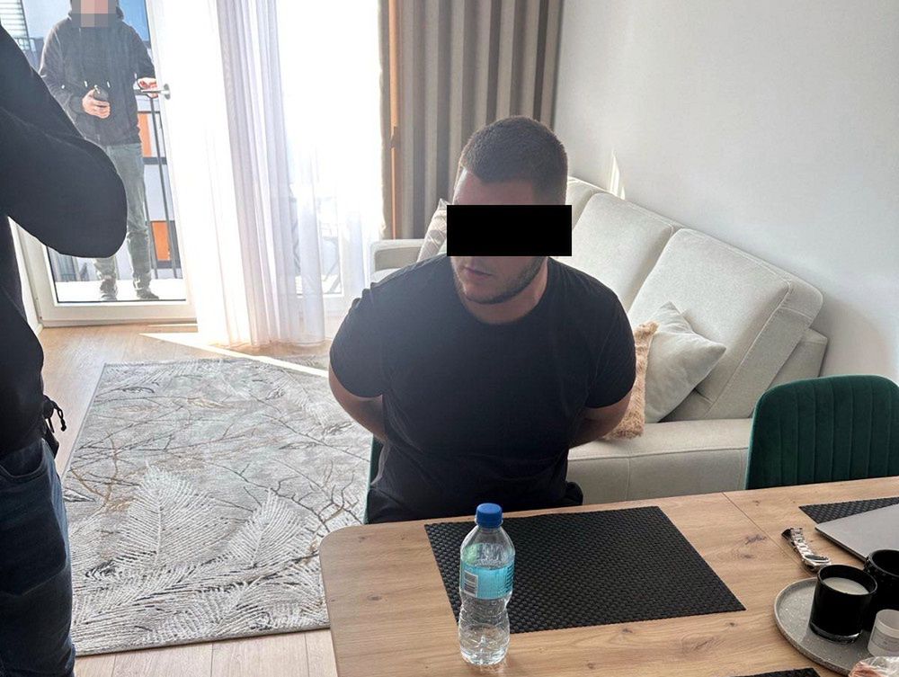Poszukiwany zatęsknił za partnerką, która została w kraju. Wpadł, gdy przyjechał ją odwiedzić