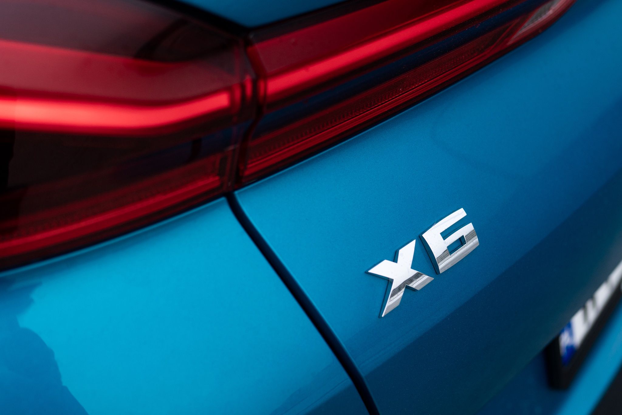 BMW X6 M60i