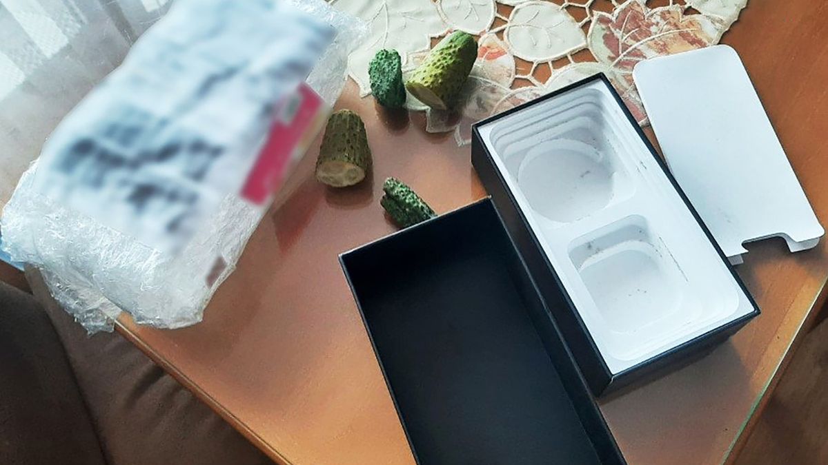 Bezczelne oszustwo na portalu ogłoszeniowym. Zamiast smartfona otrzymała... ogórki