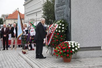 Kaczyński zdenerwował się na miesięcznicy. "Śmiecie, które tu stoją"