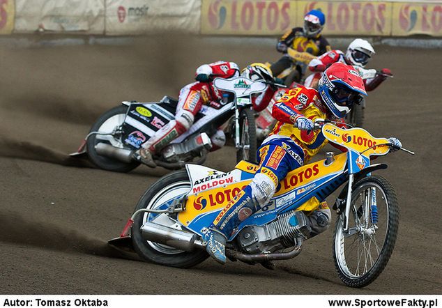 W tym sezonie Nicki Pedersen nie schodzi poniżej pewnego poziomu (fot. Tomasz Oktaba)