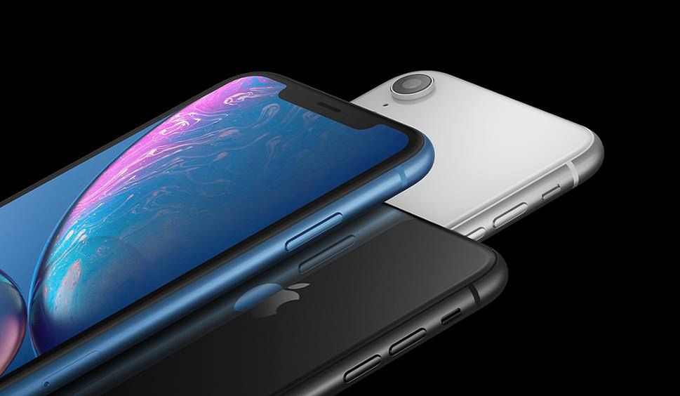 211,3 proc. – o tyle chip iPhone'a XS przewyższa zagęszczeniem A10 Fusion (iPhone 7)