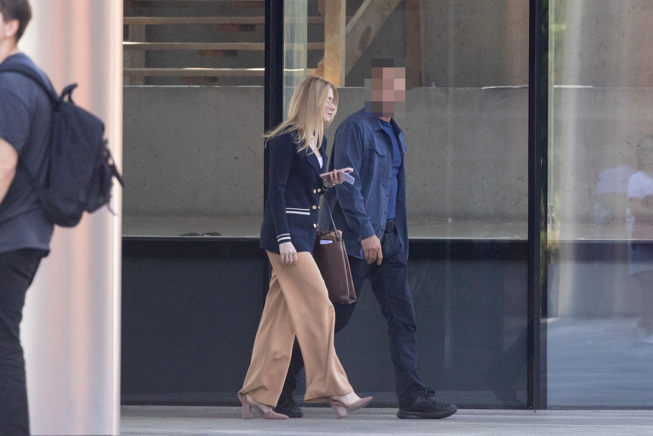 Kinga Duda w drodze do pracy