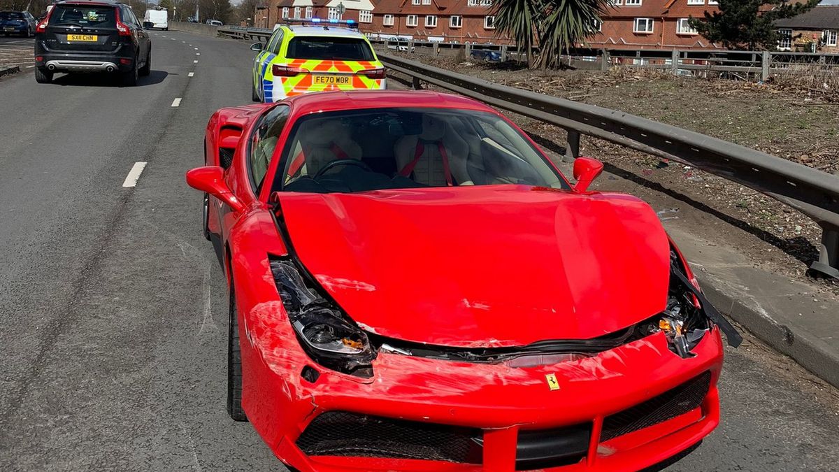 Z salonu prosto do warsztatu - właściciel nie cieszył się długo nowym nabytkiem