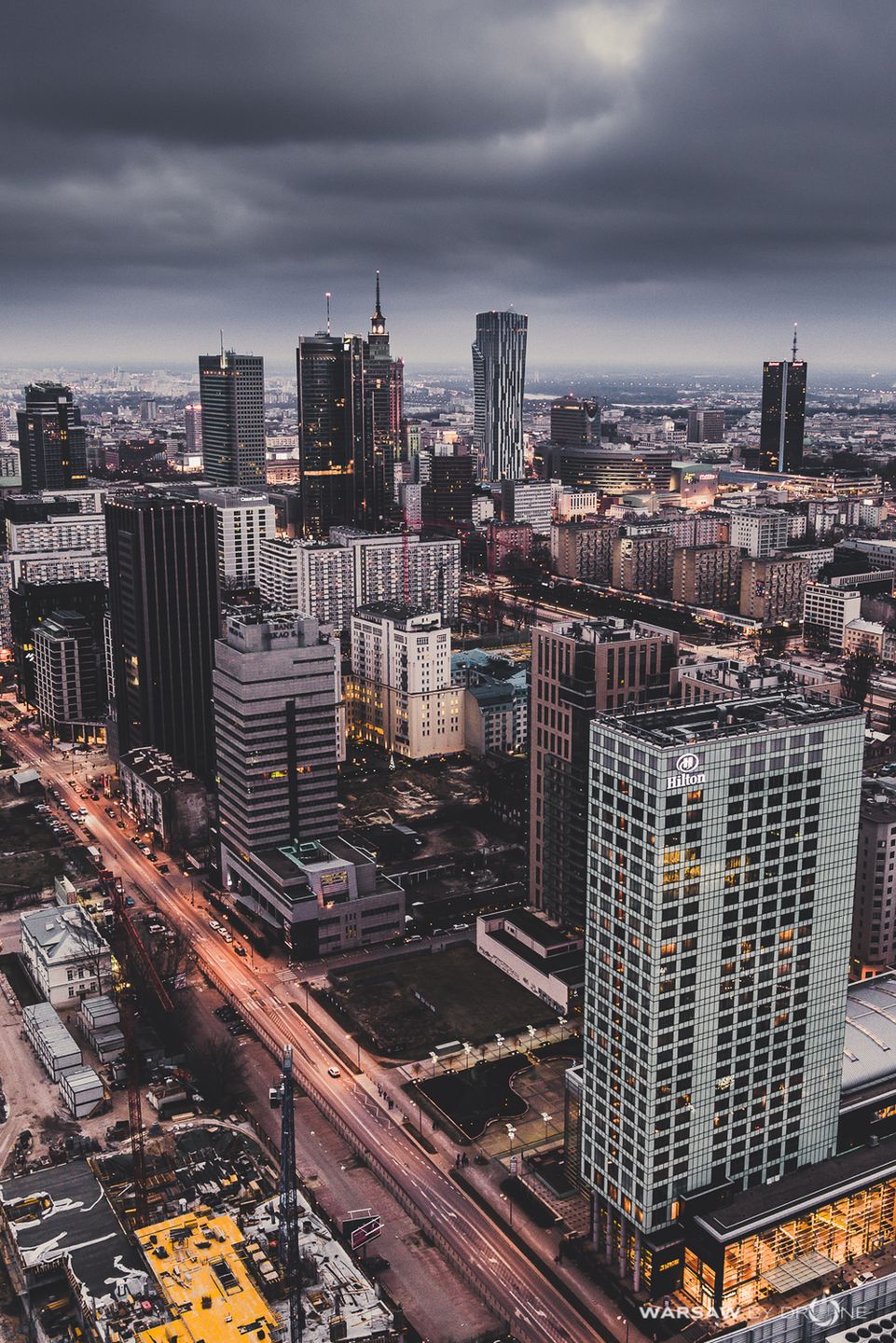 Poznajesz to miasto? Rafał Ganowski opowiedział nam o projekcie "Warsaw By Drone" 22