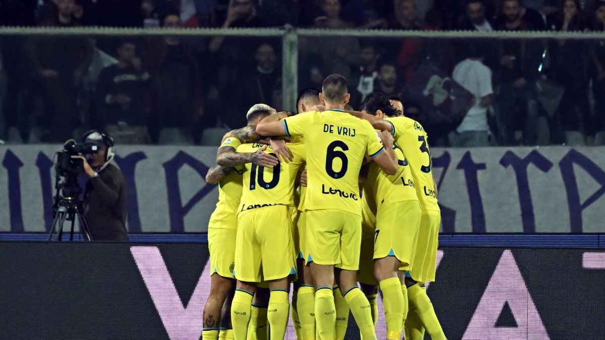 PAP/EPA / CLAUDIO GIOVANNINI  / Na zdjęciu: piłkarze Interu Mediolan