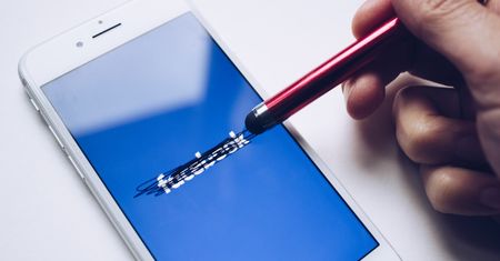 Facebook oficjalnie zmienia nazwę